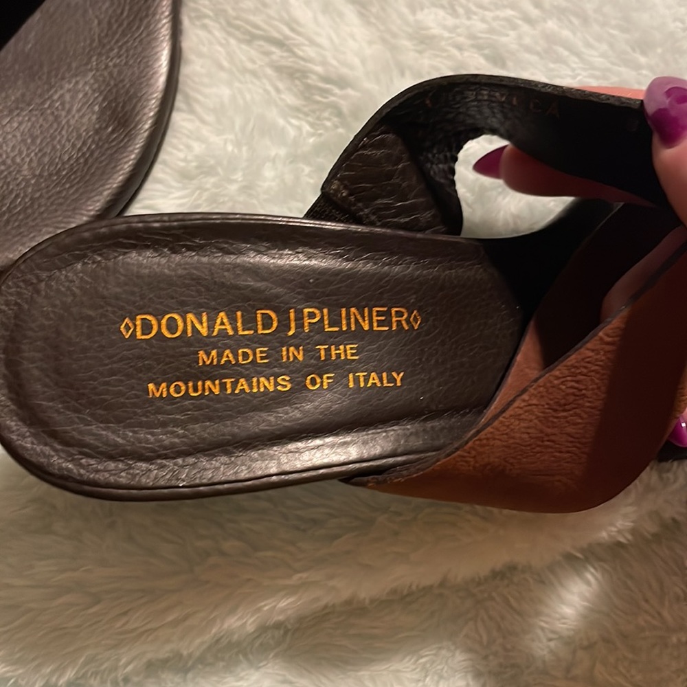 Donald J Pliner Viveca  brown leather sandals - Picture 6 of 8